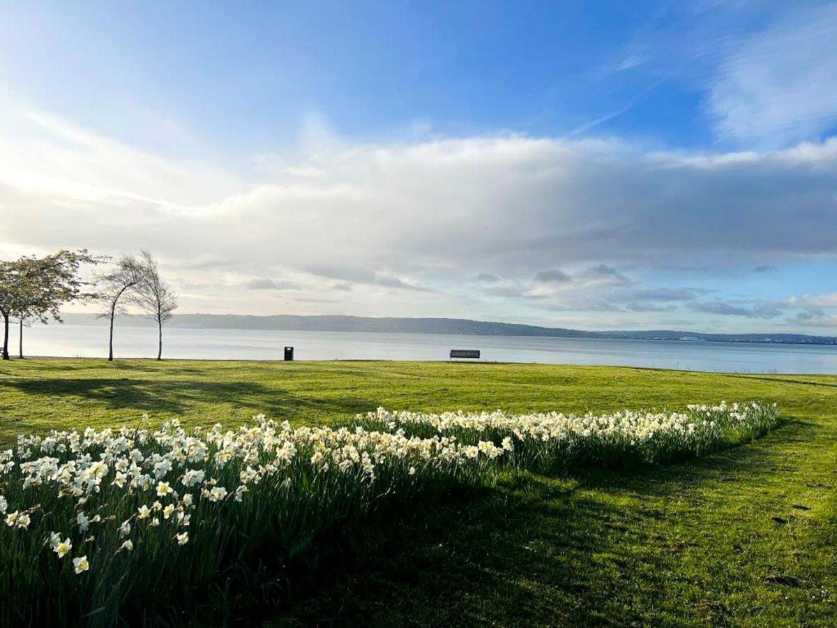 Modern Luxurious Apartment W/ Patio Balcony & View Jordanstown Eksteriør bilde