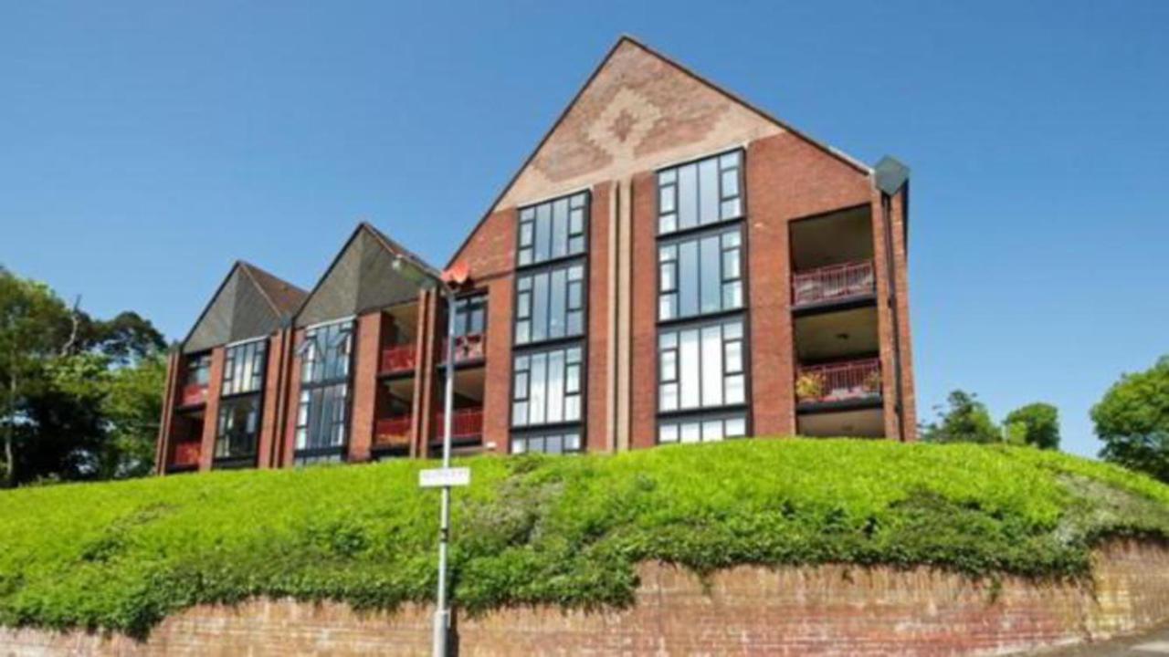 Modern Luxurious Apartment W/ Patio Balcony & View Jordanstown Eksteriør bilde