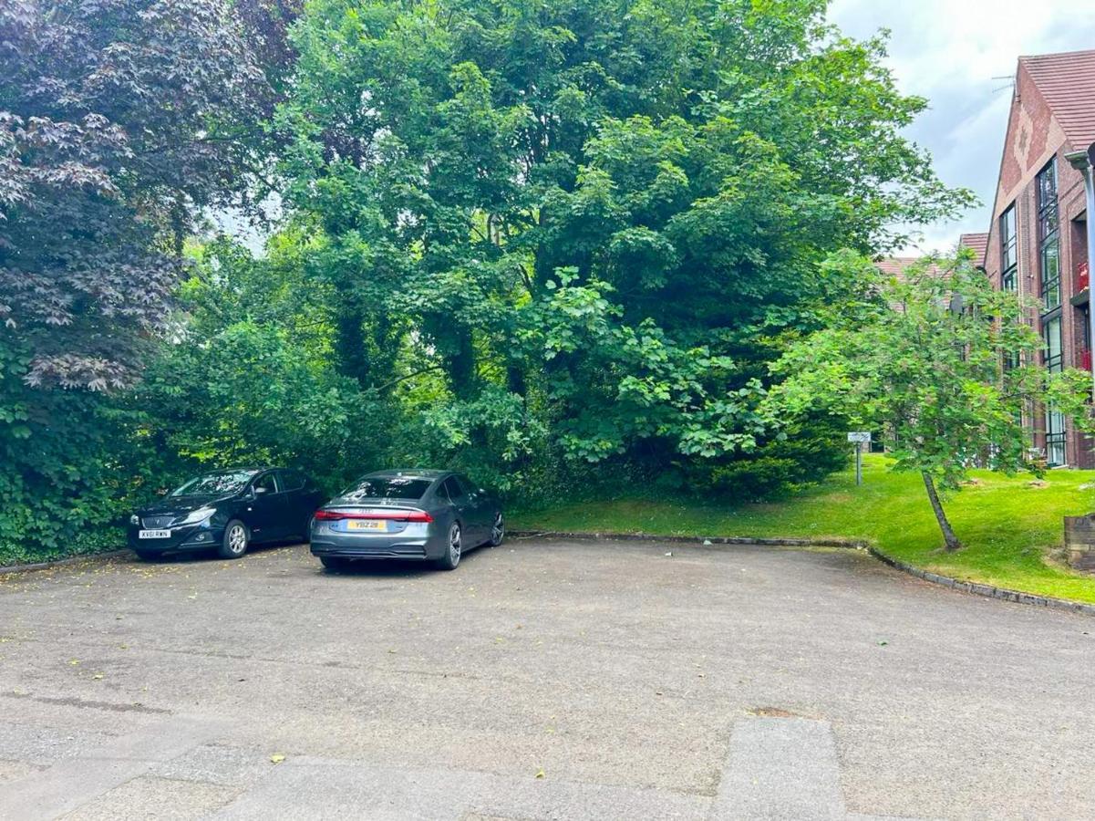 Modern Luxurious Apartment W/ Patio Balcony & View Jordanstown Eksteriør bilde