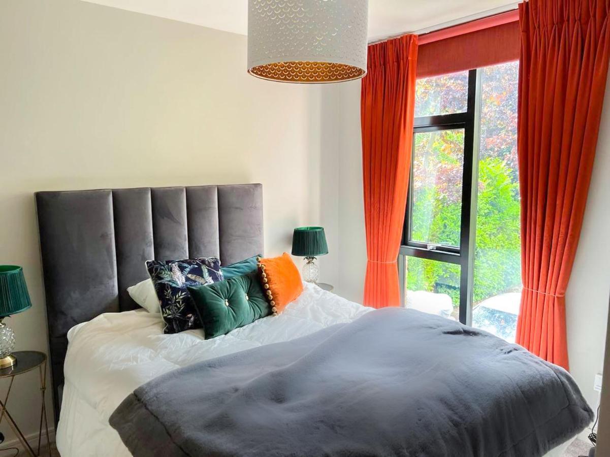 Modern Luxurious Apartment W/ Patio Balcony & View Jordanstown Eksteriør bilde